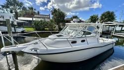 2005 30' Boston Whaler 305 Conquest