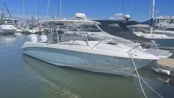 2008 32' Boston Whaler 320 Outrage Cuddy Cabin