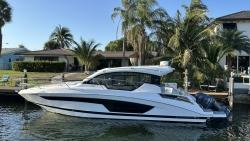 2020 35' Four Winns Vista 355 Coupe