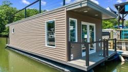 2025 40' Custom Hank's 40 Houseboat