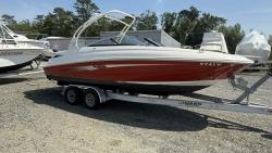 2014 24' Sea Ray 240 Sun Deck Outboard
