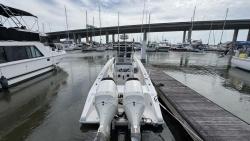 1998 32' Dakota 320 Open Fisherman