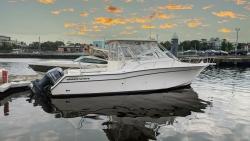2004 33' Grady-White Express 330