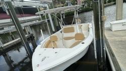 2019 22' Cobia 22 Center Console