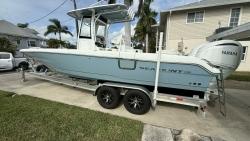 2025 28' Sea Hunt Escape 28 Center Console
