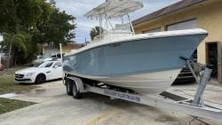 2020 23' Cobia 237 Center Console