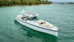 2024 37' Axopar 37 Sun Top