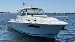 2021 35' Pursuit OS 355
