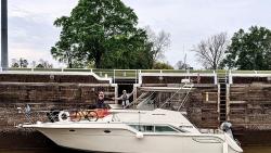1989 42' Cruisers Yachts 4280