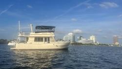 2004 40' Mainship 400