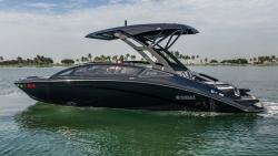 2025 27' Yamaha Boats 275SD