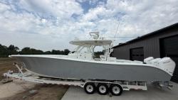 2012 42' Yellowfin 42 Offshore