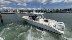 2019 32' Pursuit 328 Sport
